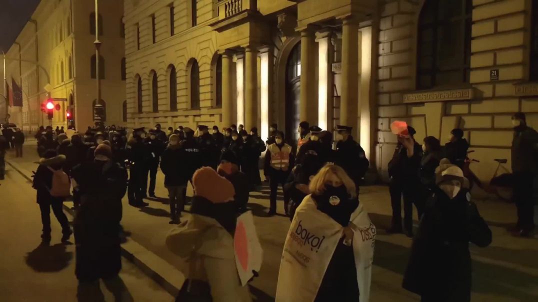 ⁣500 Polizisten auf 300 Demonstranten Demo München Verwaltungsgerichtshof 31.01.21